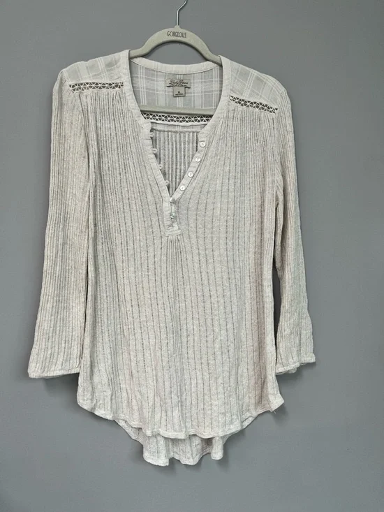 Boho shell-button henley (XL) - Picture 1 of 6